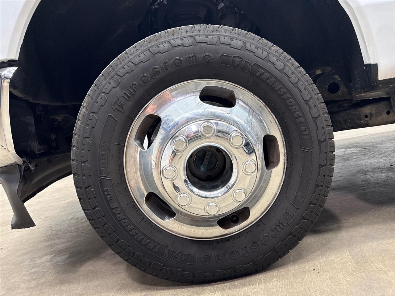 Ford F-350 SD Platinum Crew Cab Long Box 4WD DRW 2024