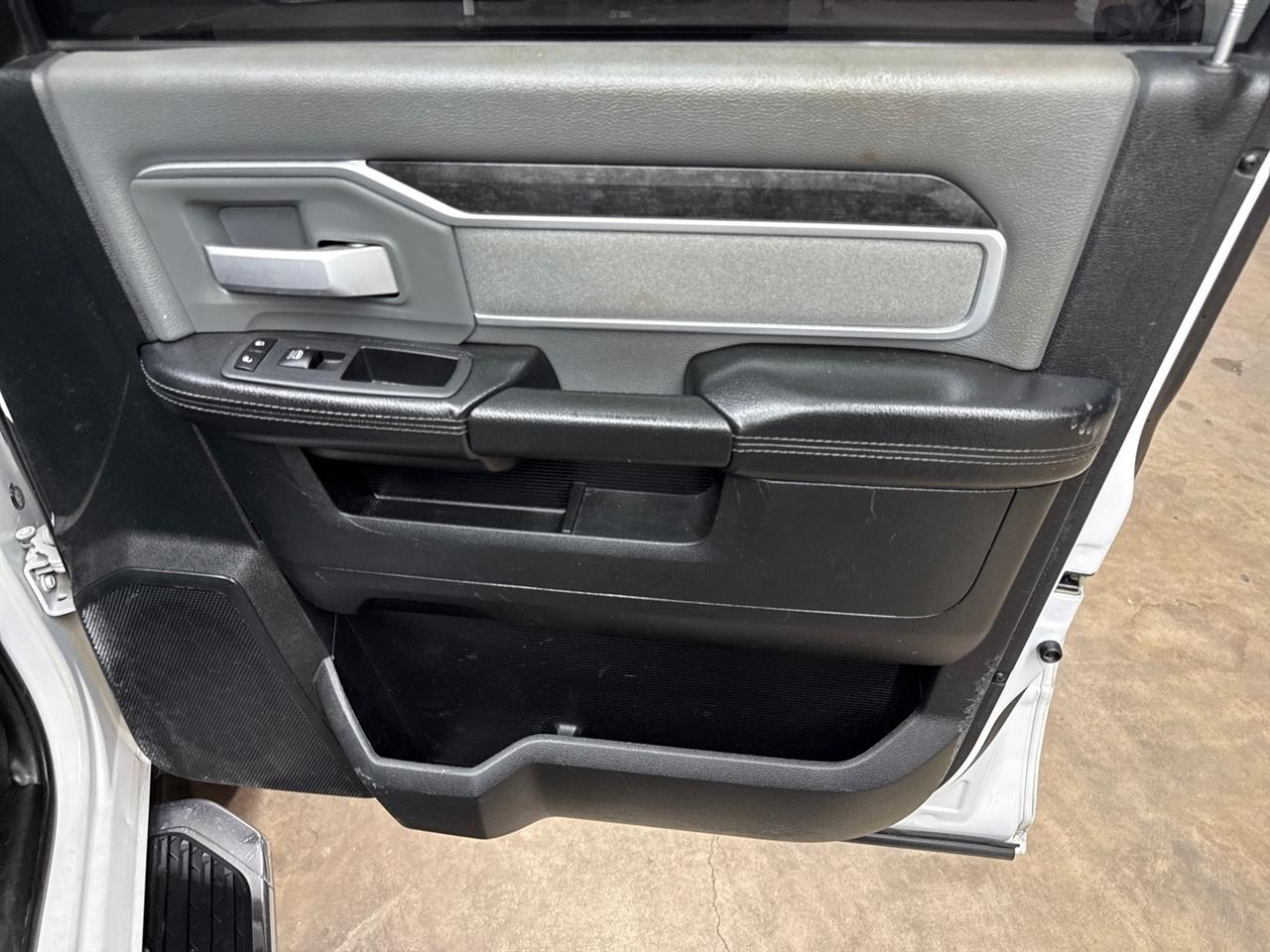 RAM 2500 Tradesman Crew Cab SWB 4WD 2021