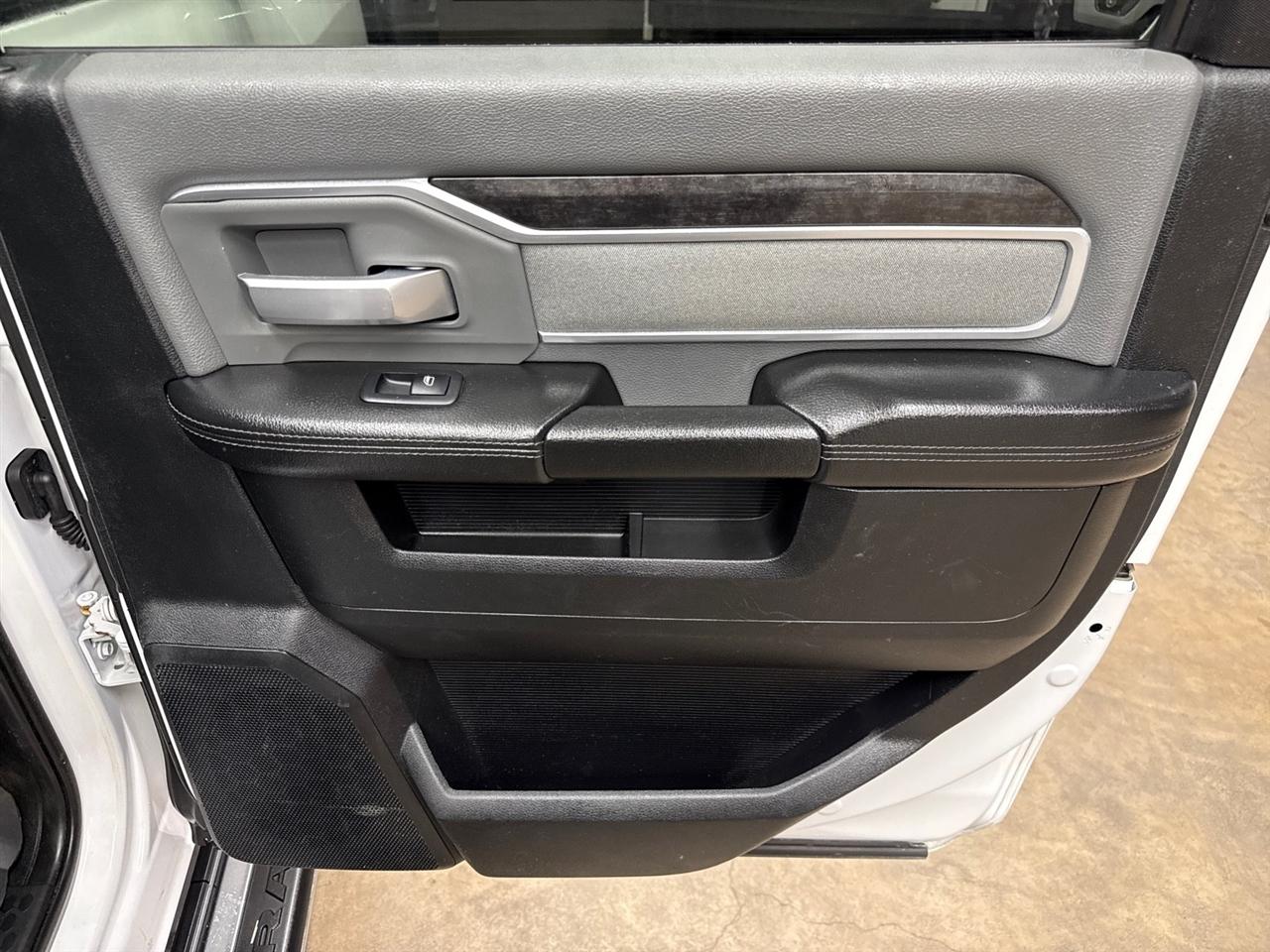 RAM 2500 Tradesman Crew Cab SWB 4WD 2021