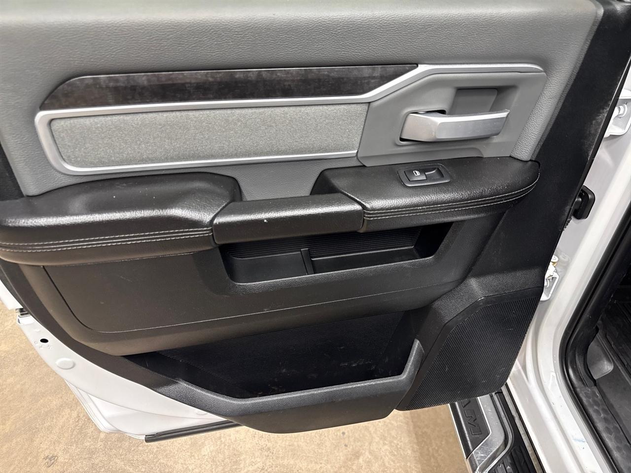 RAM 2500 Tradesman Crew Cab SWB 4WD 2021