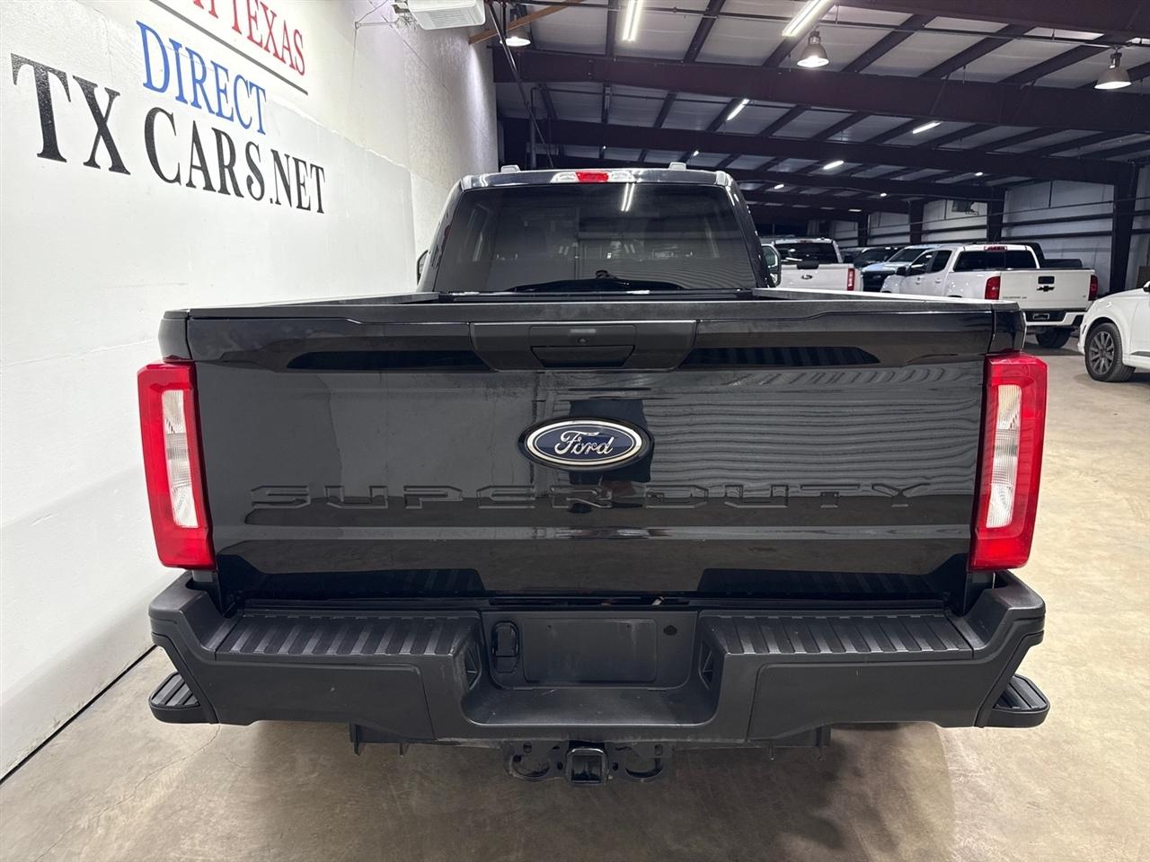 Ford F-350 SD XL Crew Cab Long Bed DRW 4WD 2024