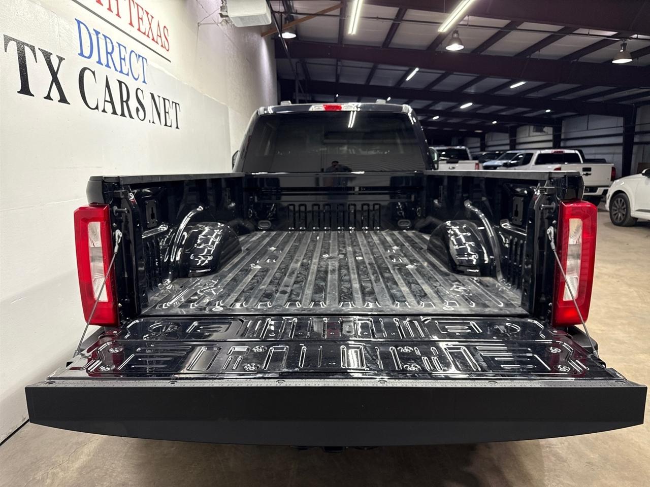 Ford F-350 SD XL Crew Cab Long Bed DRW 4WD 2024