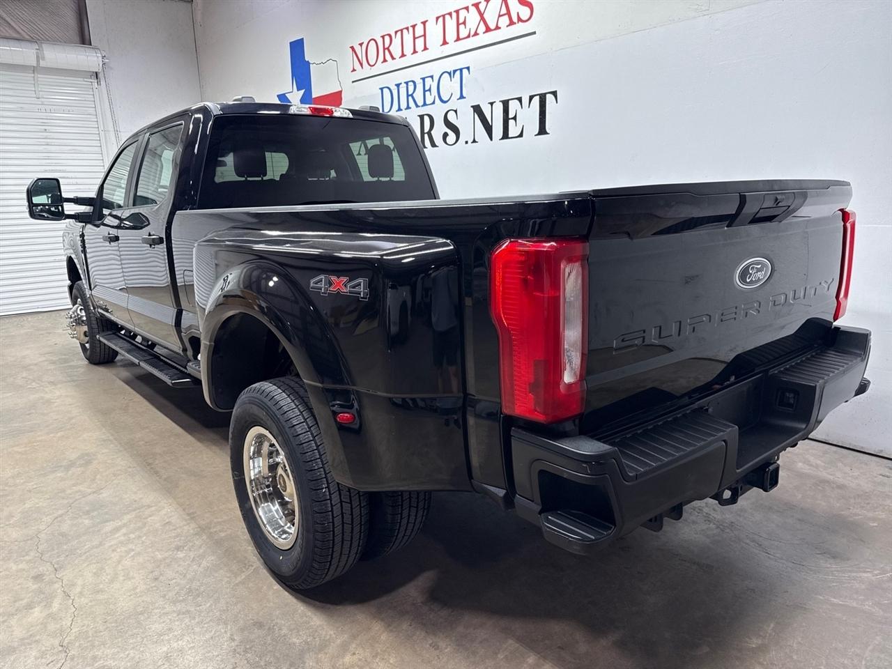 Ford F-350 SD XL Crew Cab Long Bed DRW 4WD 2024