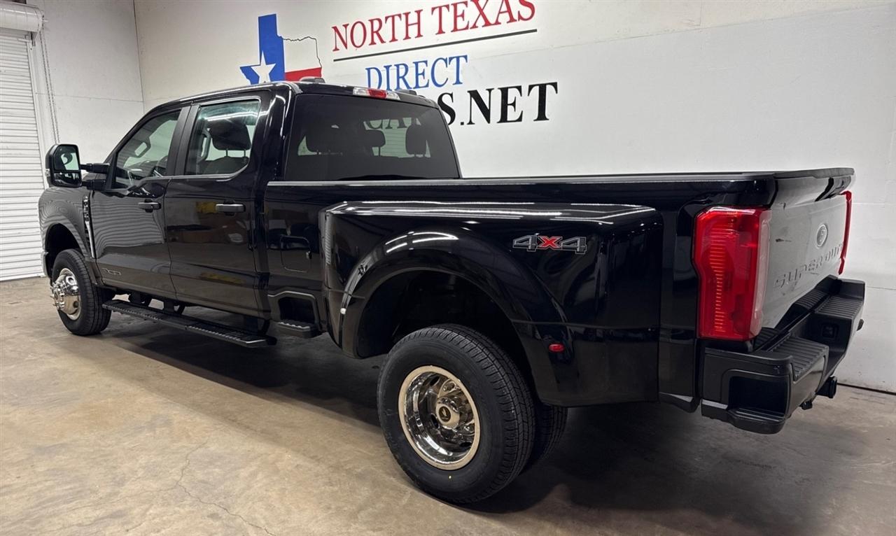 Ford F-350 SD XL Crew Cab Long Bed DRW 4WD 2024