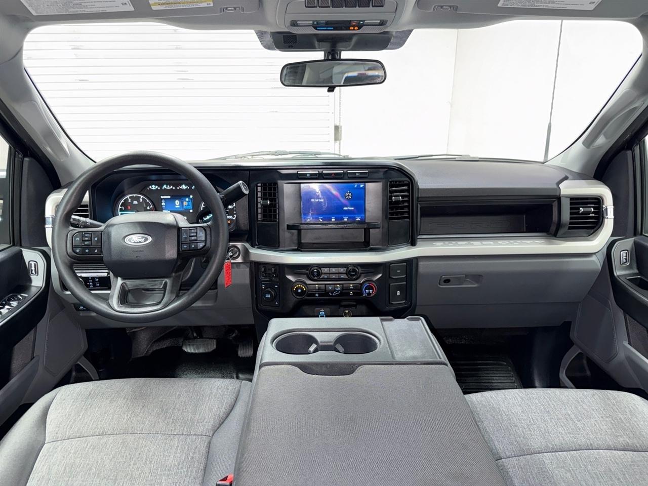Ford F-350 SD XL Crew Cab Long Bed DRW 4WD 2024