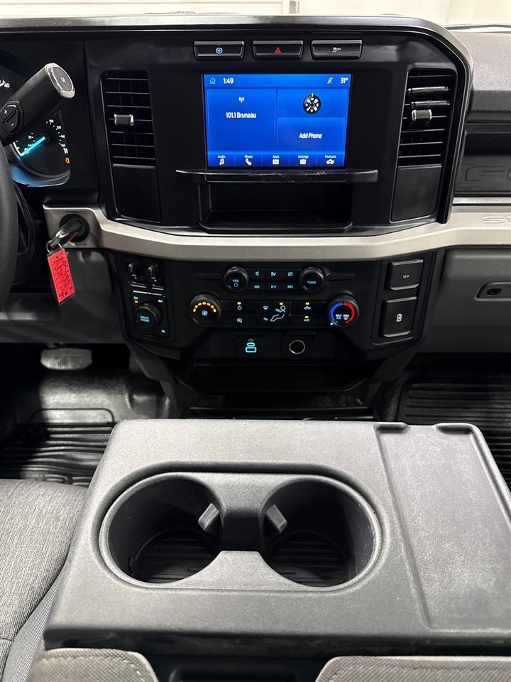 Ford F-350 SD XL Crew Cab Long Bed DRW 4WD 2024
