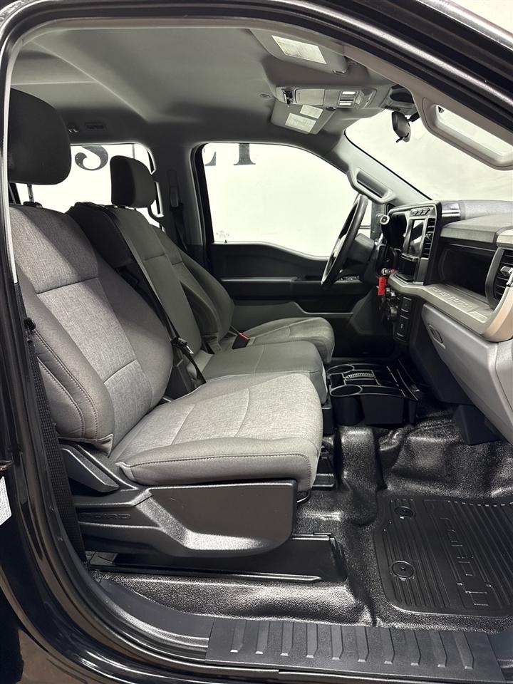 Ford F-350 SD XL Crew Cab Long Bed DRW 4WD 2024