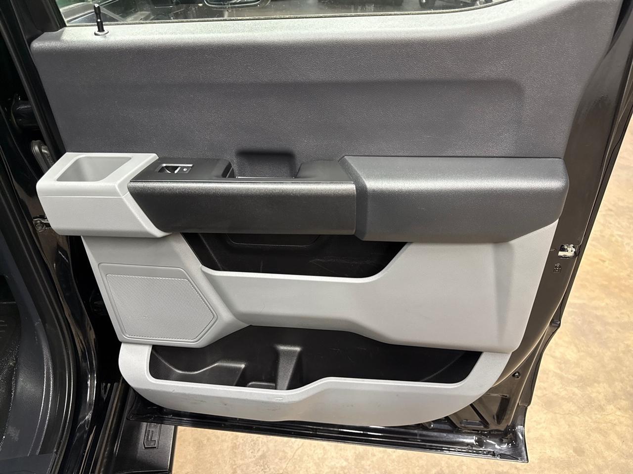 Ford F-350 SD XL Crew Cab Long Bed DRW 4WD 2024