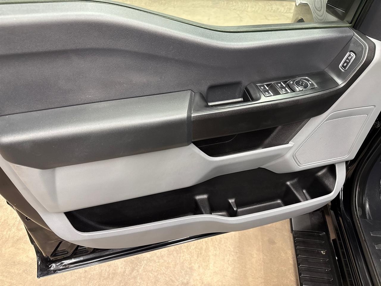 Ford F-350 SD XL Crew Cab Long Bed DRW 4WD 2024