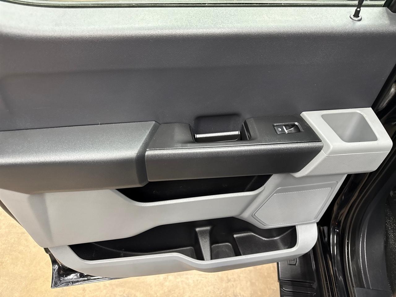 Ford F-350 SD XL Crew Cab Long Bed DRW 4WD 2024