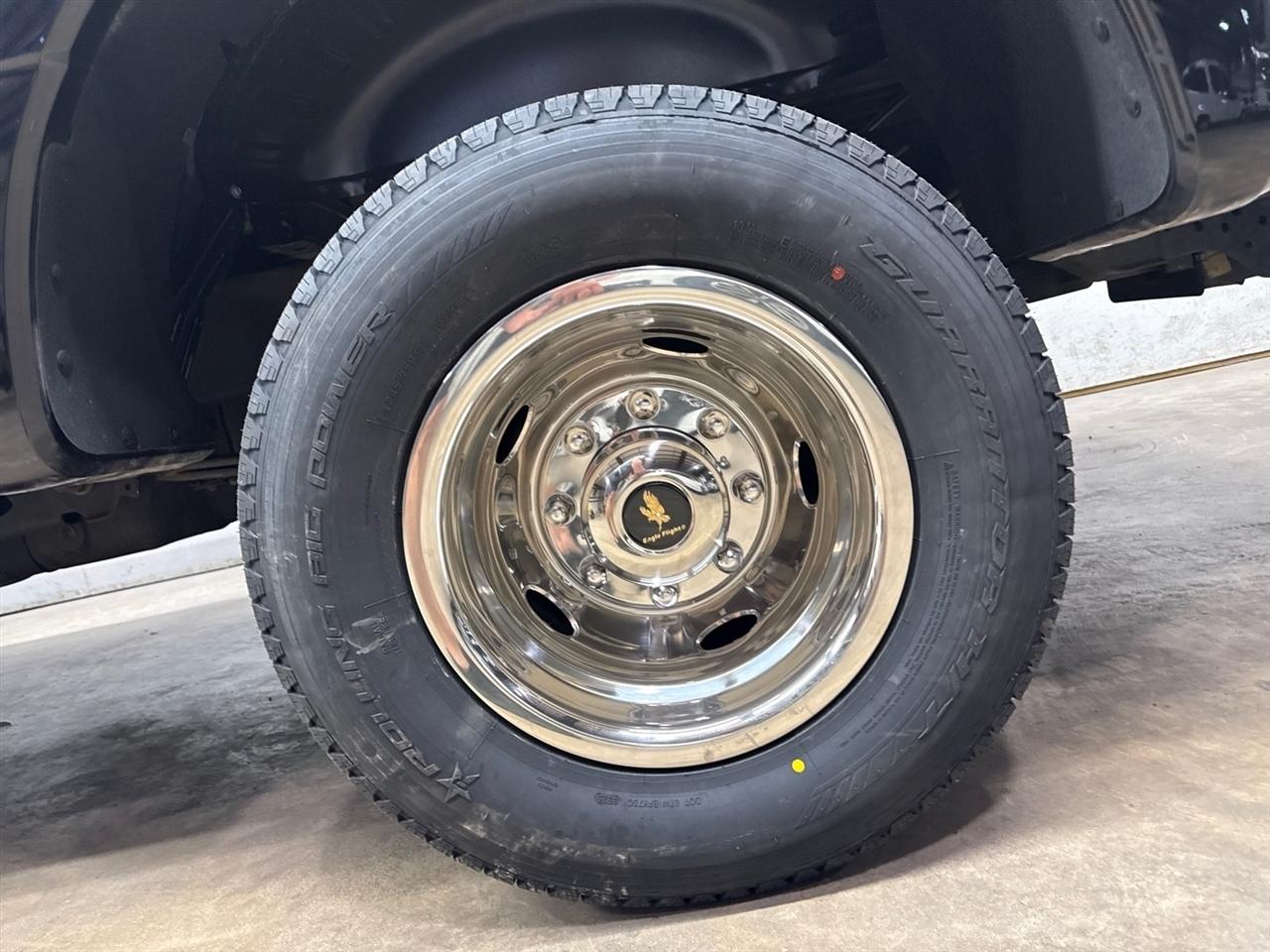 Ford F-350 SD XL Crew Cab Long Bed DRW 4WD 2024