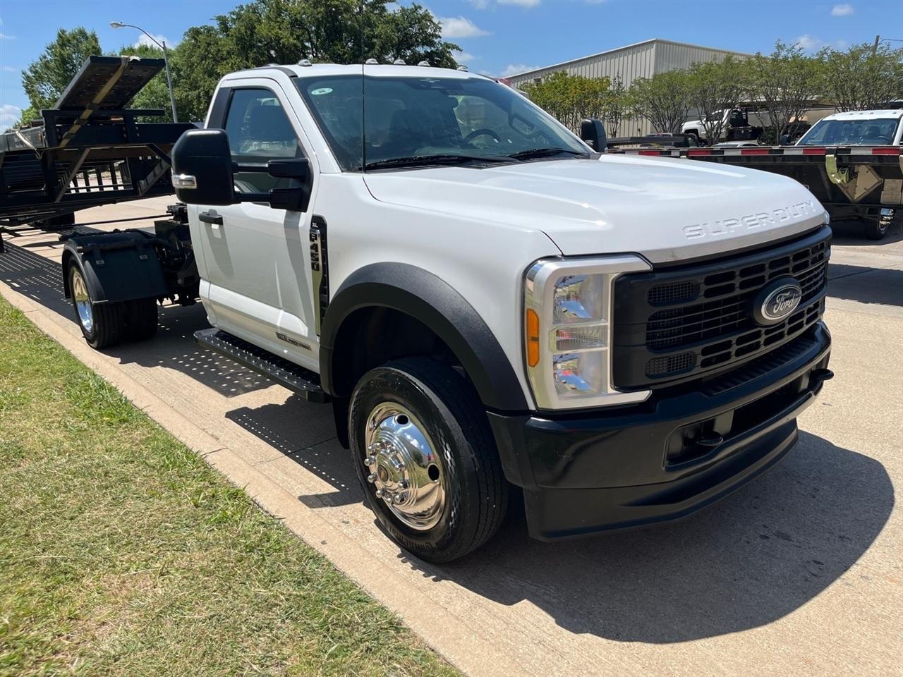 Ford F-450 SD Regular Cab DRW 4WD 2023