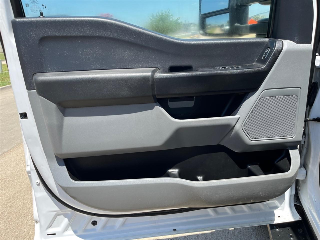Ford F-450 SD Regular Cab DRW 4WD 2023
