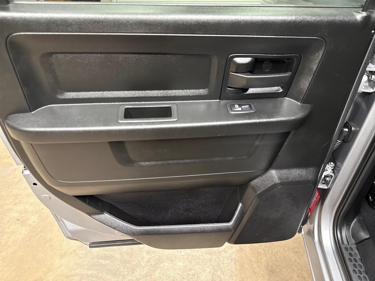 RAM 2500 Tradesman Crew Cab LWB 4WD 2024