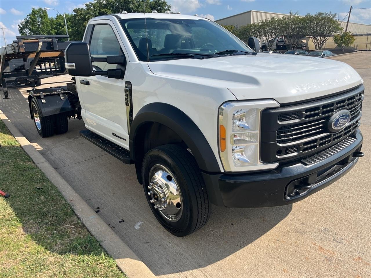 Ford F-450 SD Regular Cab DRW 4WD 2023
