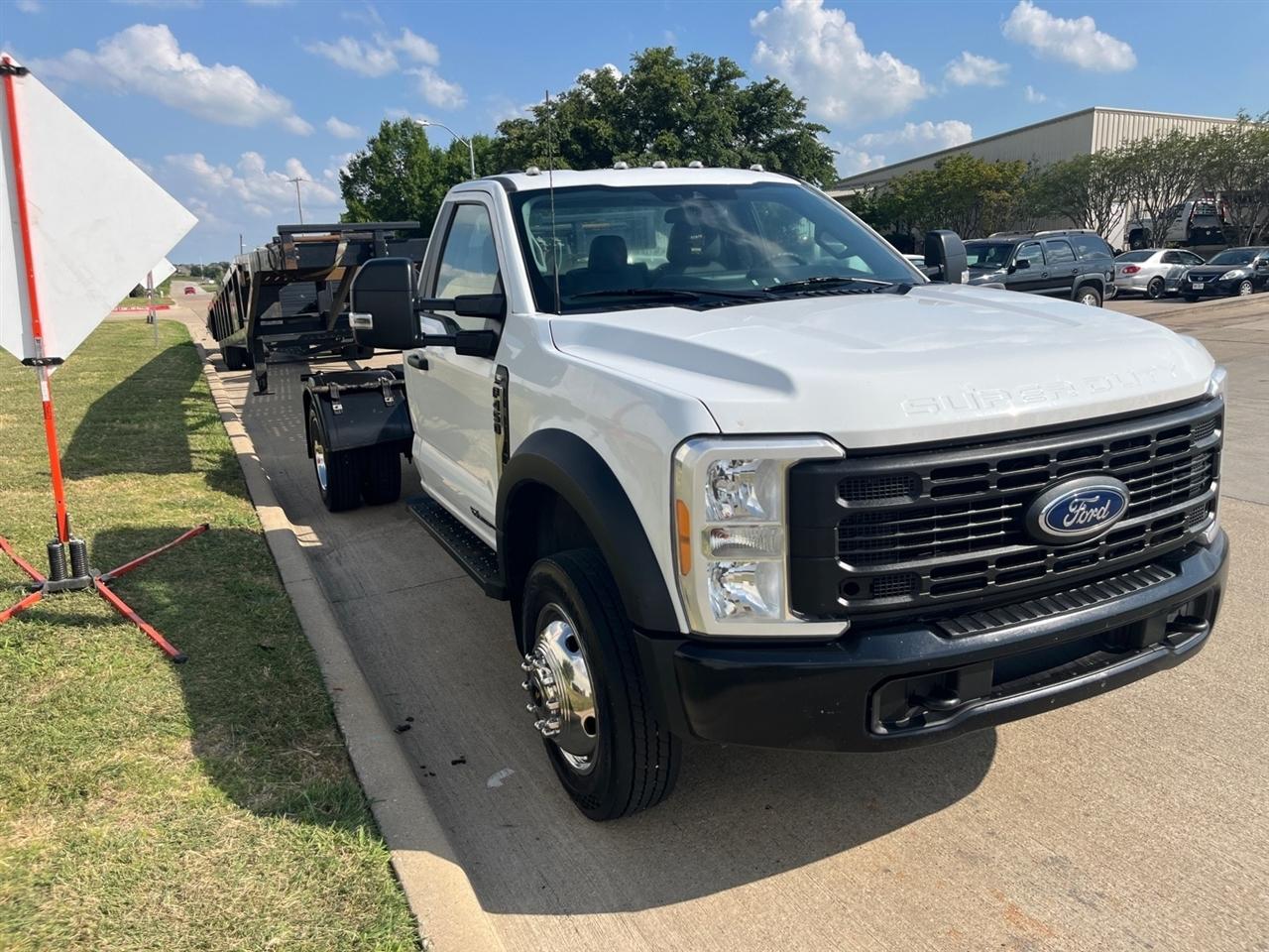 Ford F-450 SD Regular Cab DRW 4WD 2023