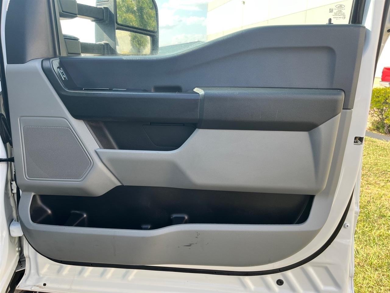 Ford F-450 SD Regular Cab DRW 4WD 2023