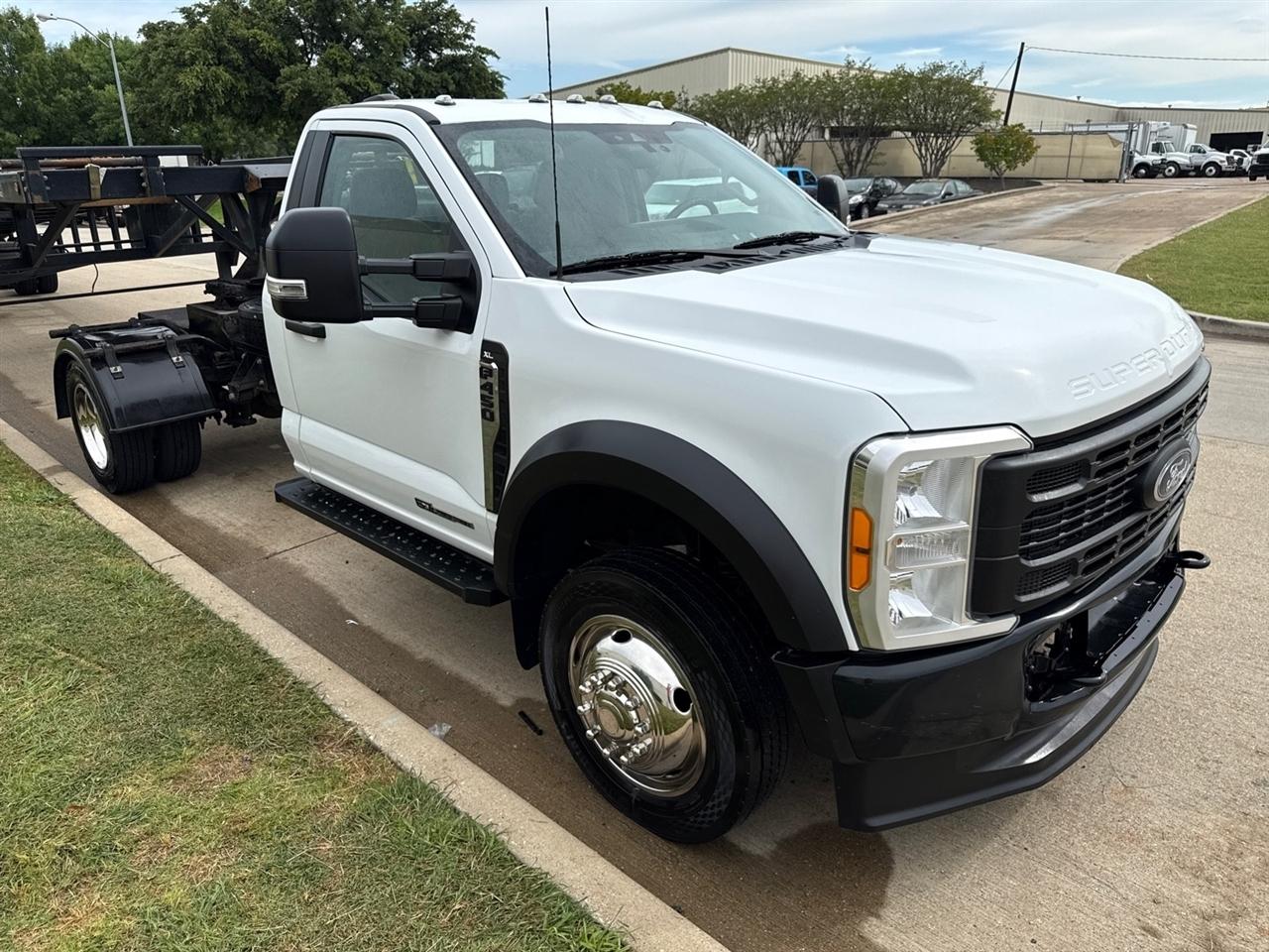 Ford F-450 SD Regular Cab DRW 4WD 2023