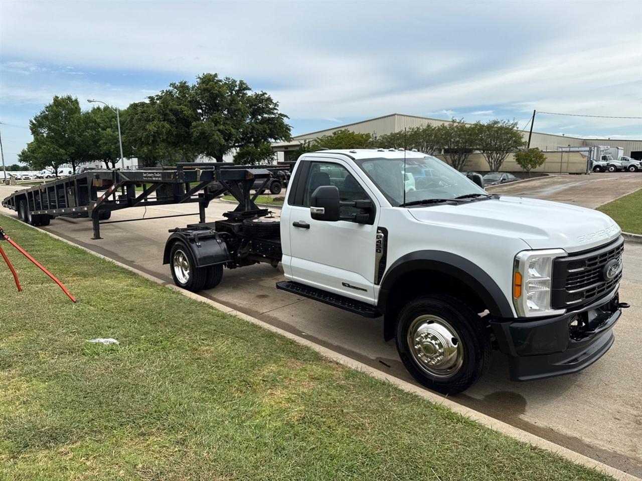 Ford F-450 SD Regular Cab DRW 4WD 2023