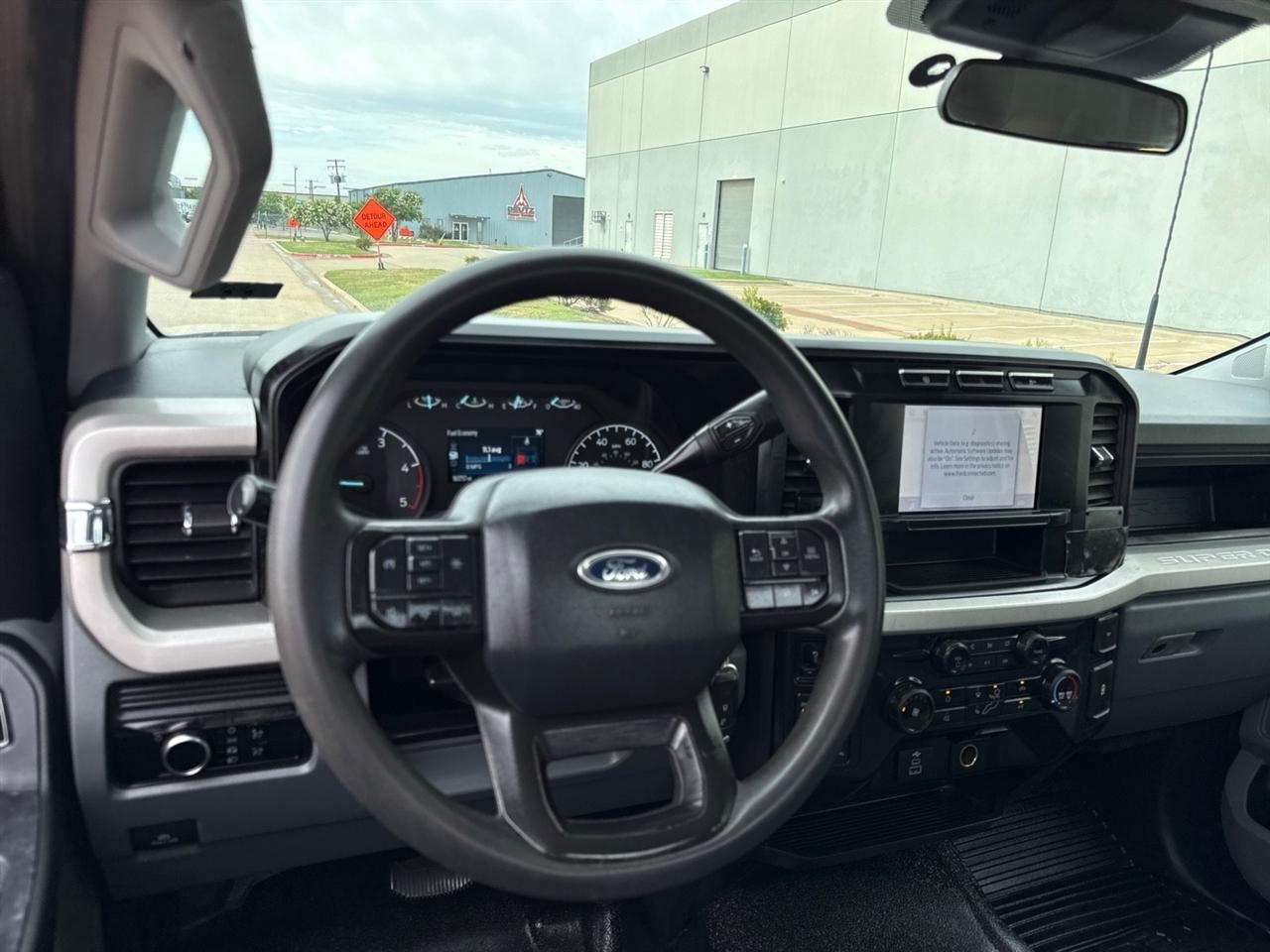 Ford F-450 SD Regular Cab DRW 4WD 2023
