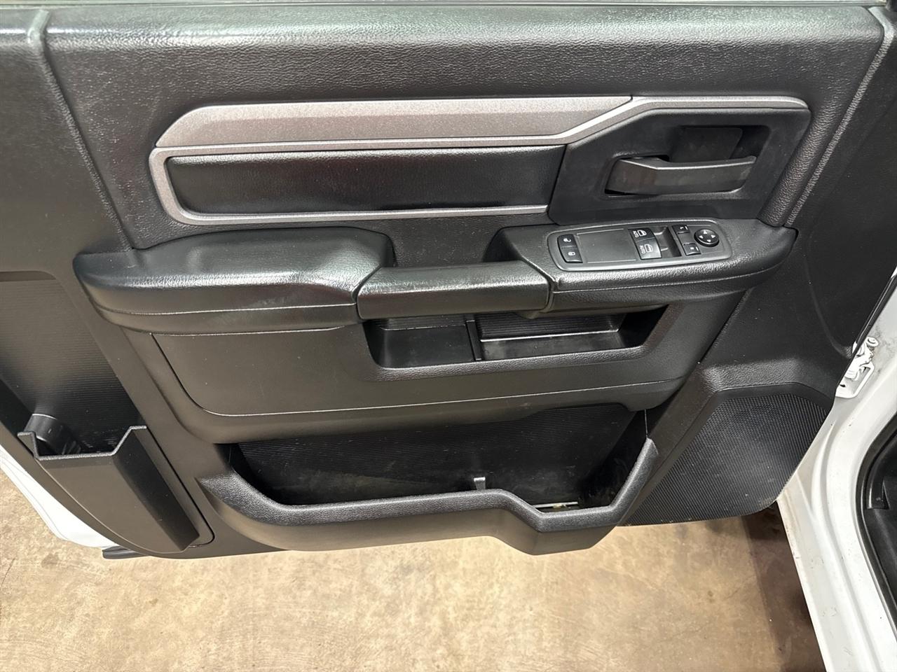 RAM 5500 Regular Cab 4WD DRW 2022