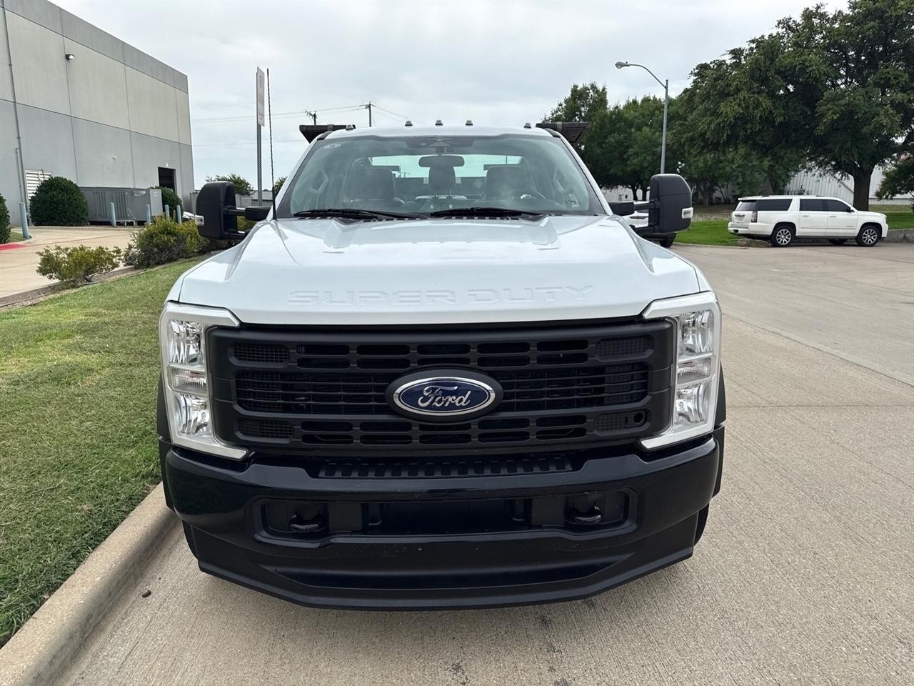 Ford F-450 SD Regular Cab DRW 4WD 2023