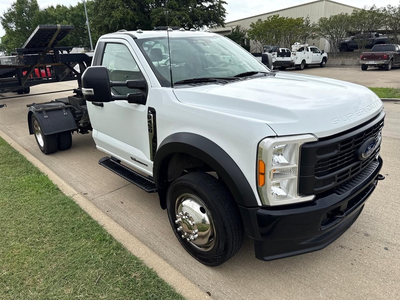 Ford F-450 SD Regular Cab DRW 4WD 2023