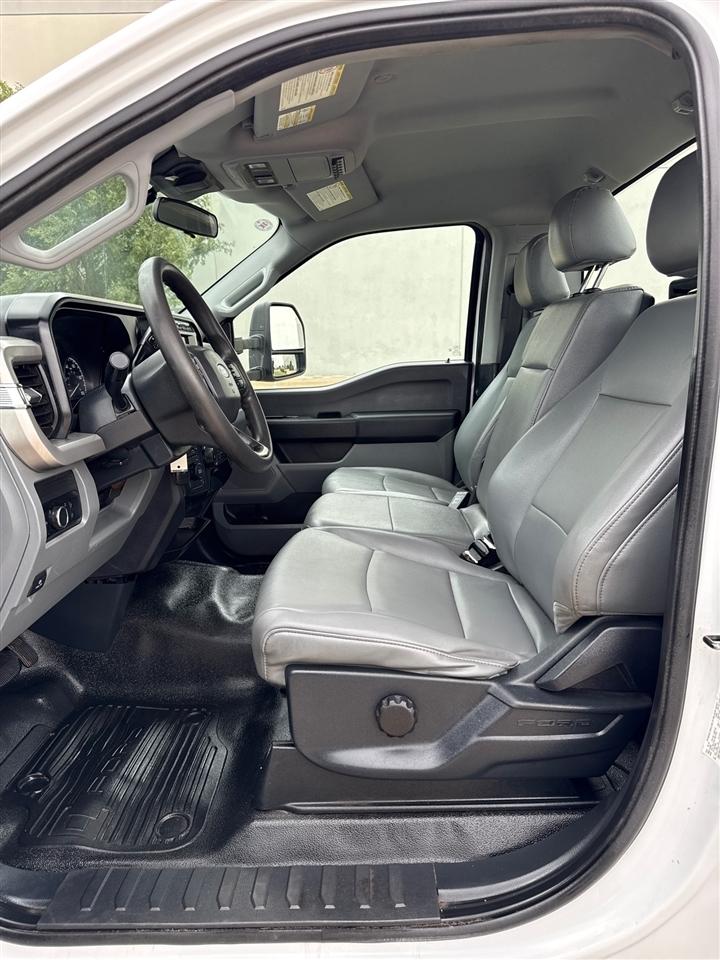 Ford F-450 SD Regular Cab DRW 4WD 2023