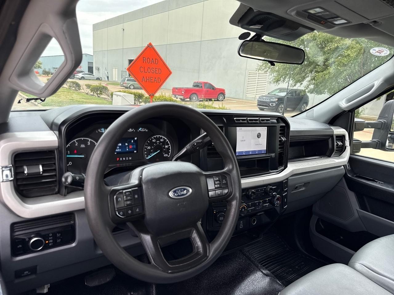 Ford F-450 SD Regular Cab DRW 4WD 2023