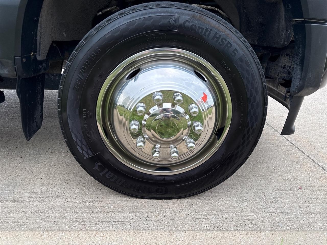 Ford F-450 SD Regular Cab DRW 4WD 2023