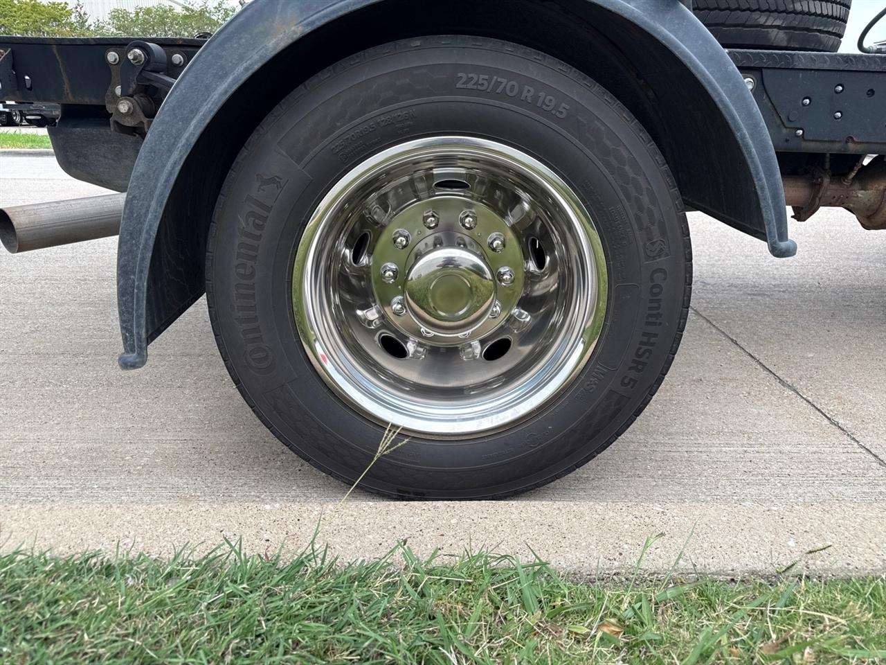 Ford F-450 SD Regular Cab DRW 4WD 2023