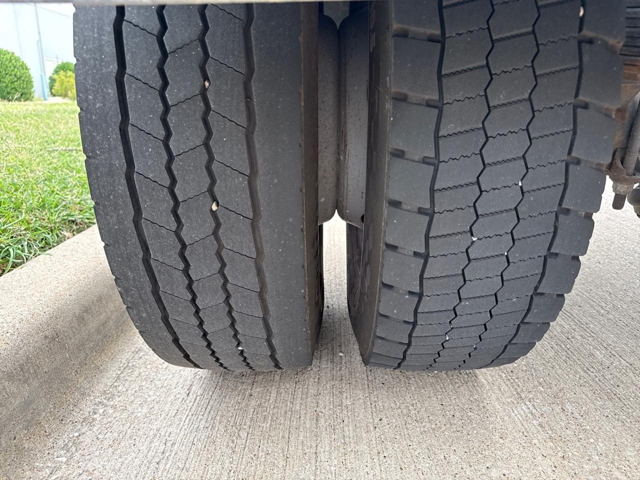 Ford F-450 SD Regular Cab DRW 4WD 2023