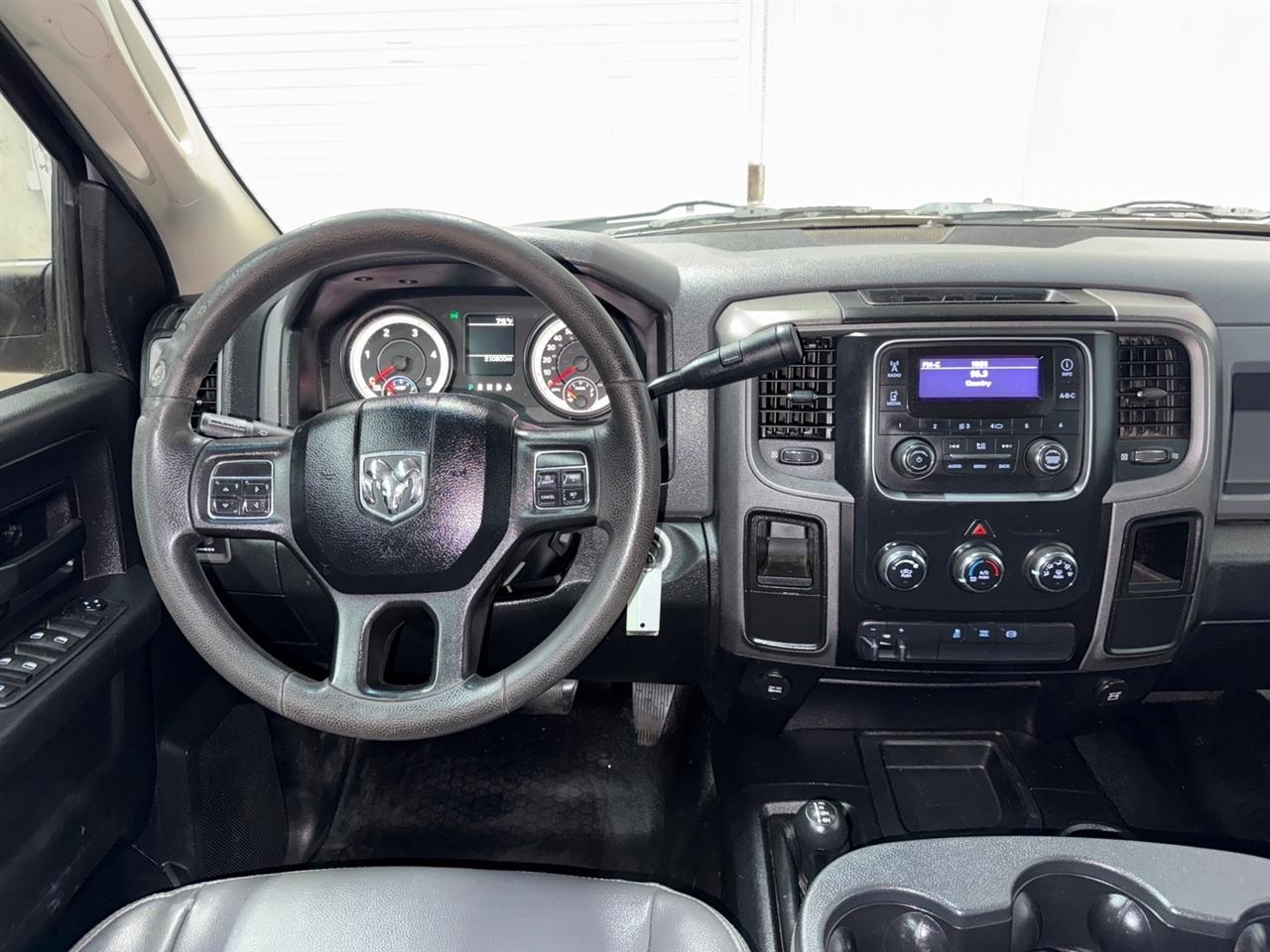 RAM 2500 Tradesman Crew Cab LWB 4WD 2015