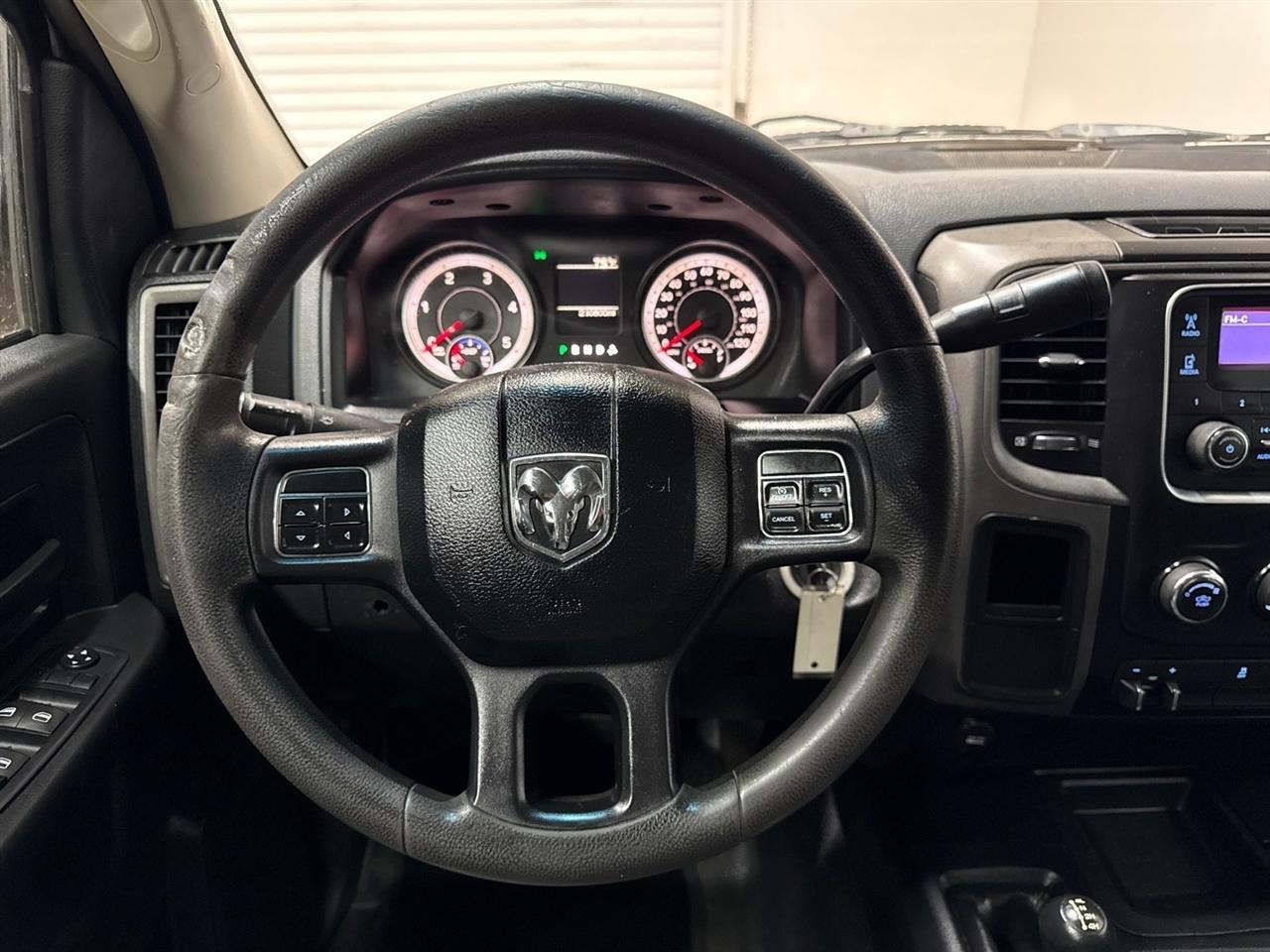 RAM 2500 Tradesman Crew Cab LWB 4WD 2015