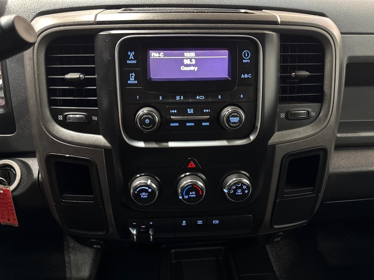 RAM 2500 Tradesman Crew Cab LWB 4WD 2015