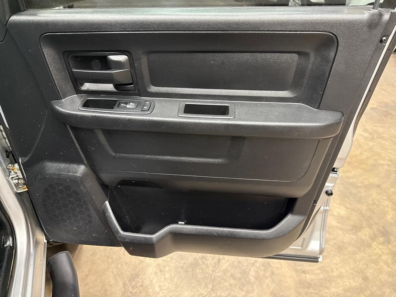 RAM 2500 Tradesman Crew Cab LWB 4WD 2015