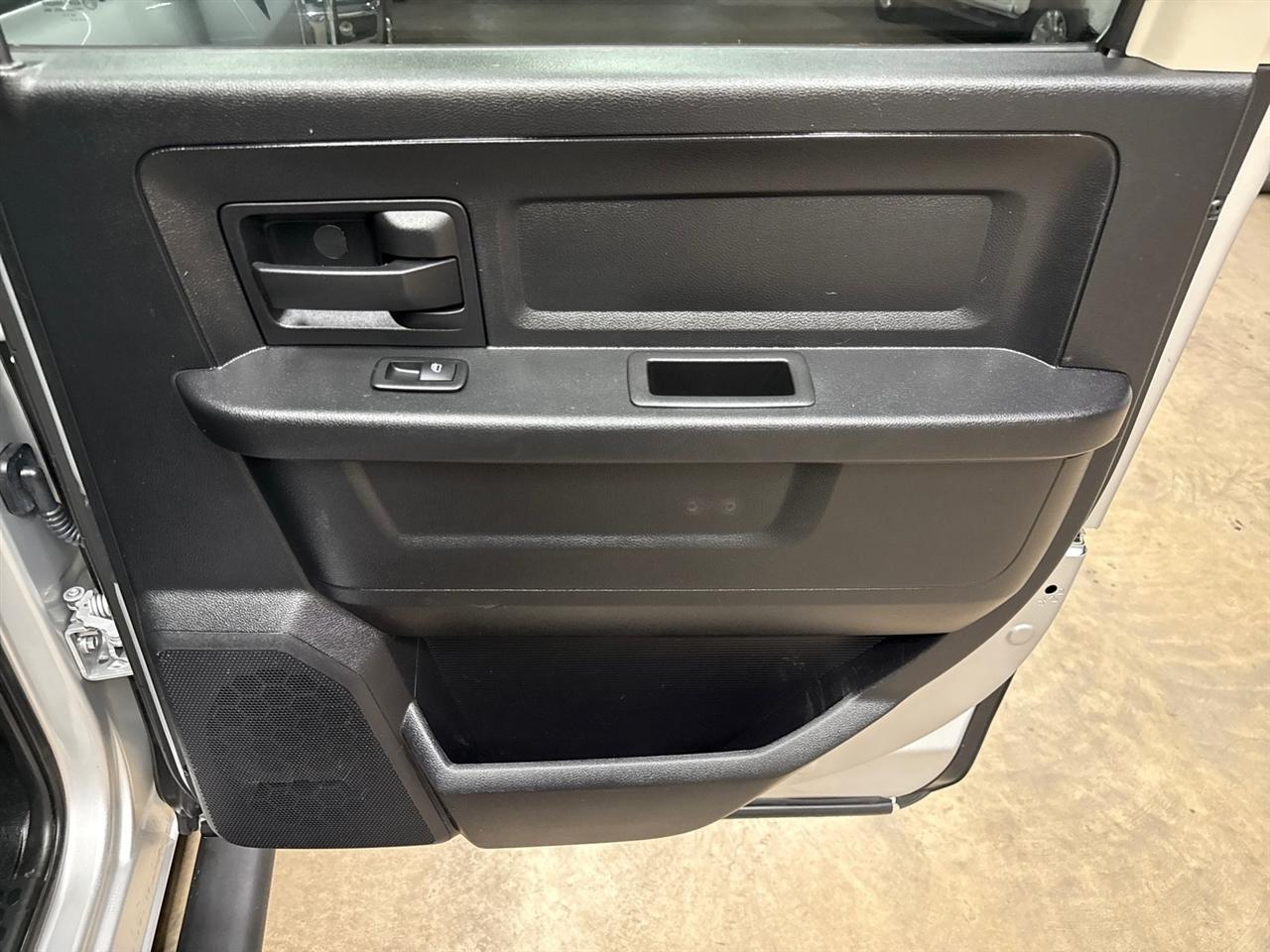RAM 2500 Tradesman Crew Cab LWB 4WD 2015