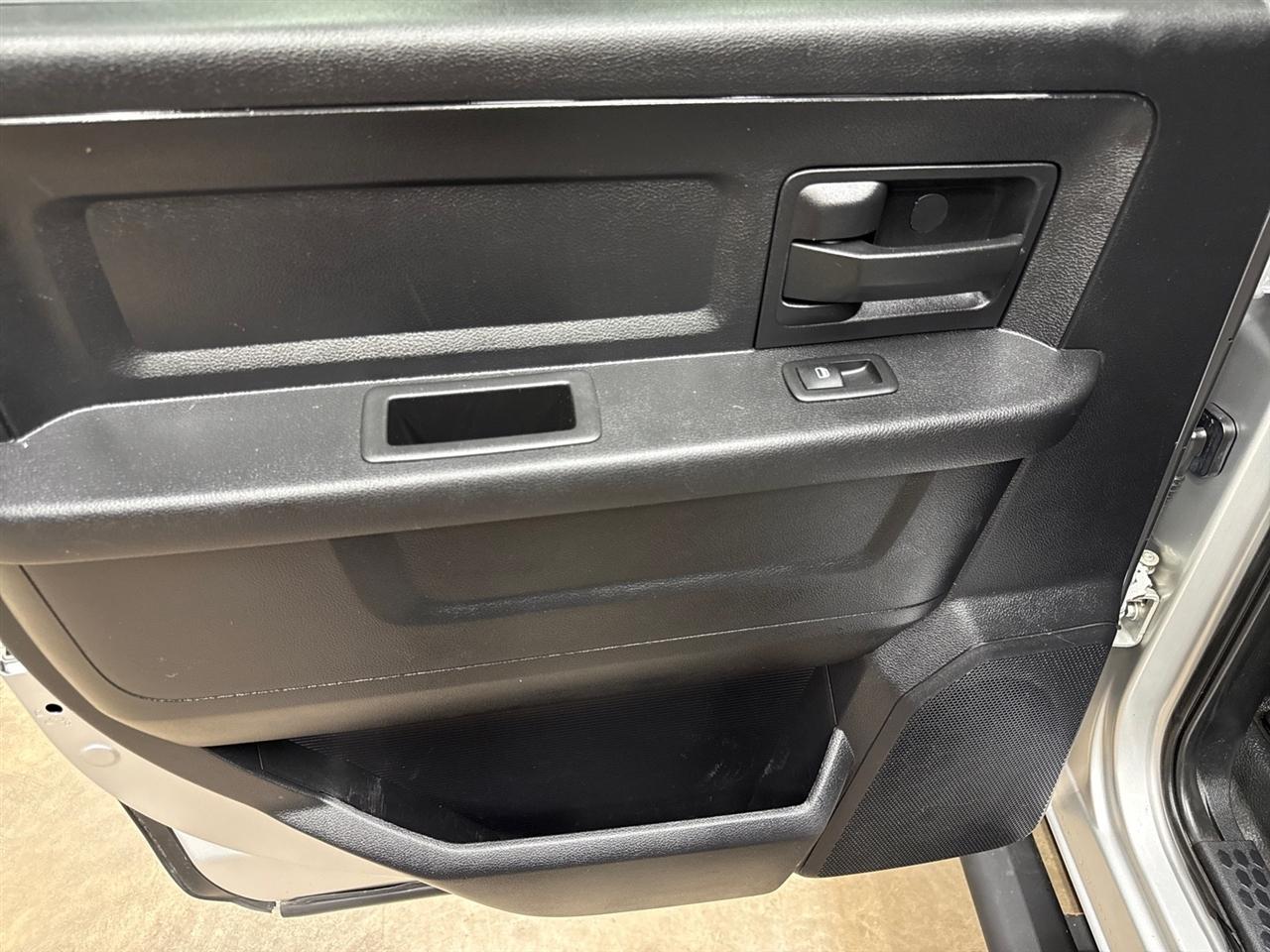 RAM 2500 Tradesman Crew Cab LWB 4WD 2015