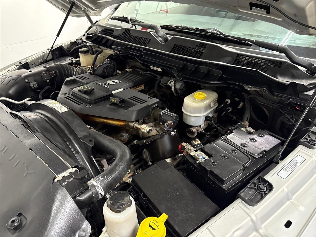 RAM 2500 Tradesman Crew Cab LWB 4WD 2015