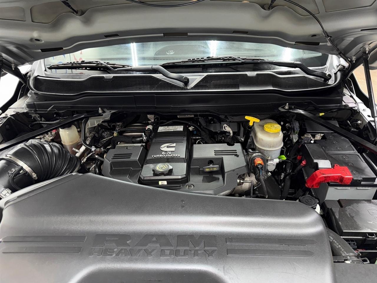 RAM 3500 Crew Cab 4WD DRW 2022