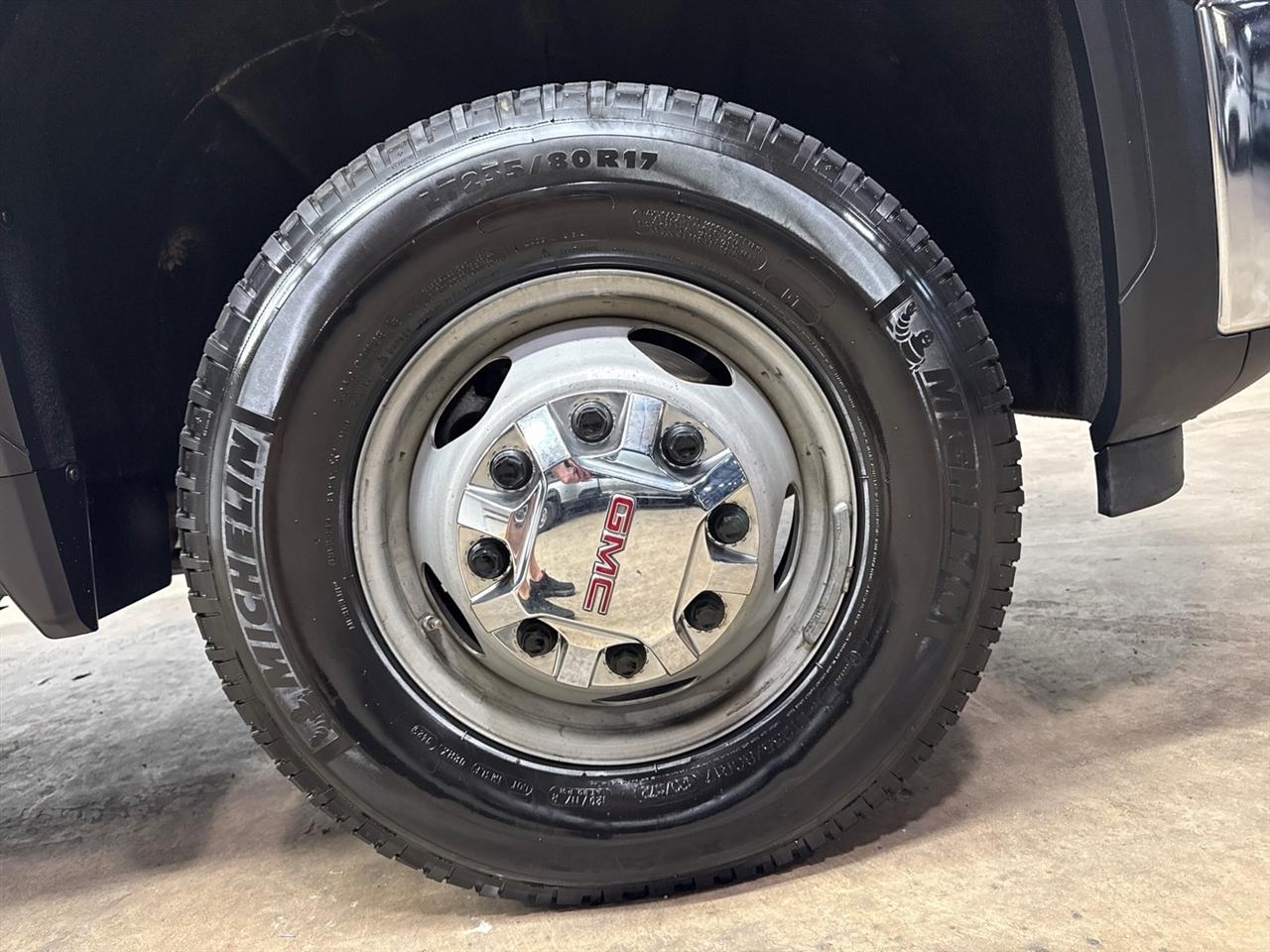 GMC Sierra 3500HD SLE Crew Cab 4WD 2025