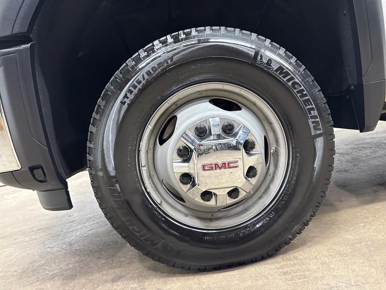 GMC Sierra 3500HD SLE Crew Cab 4WD 2025