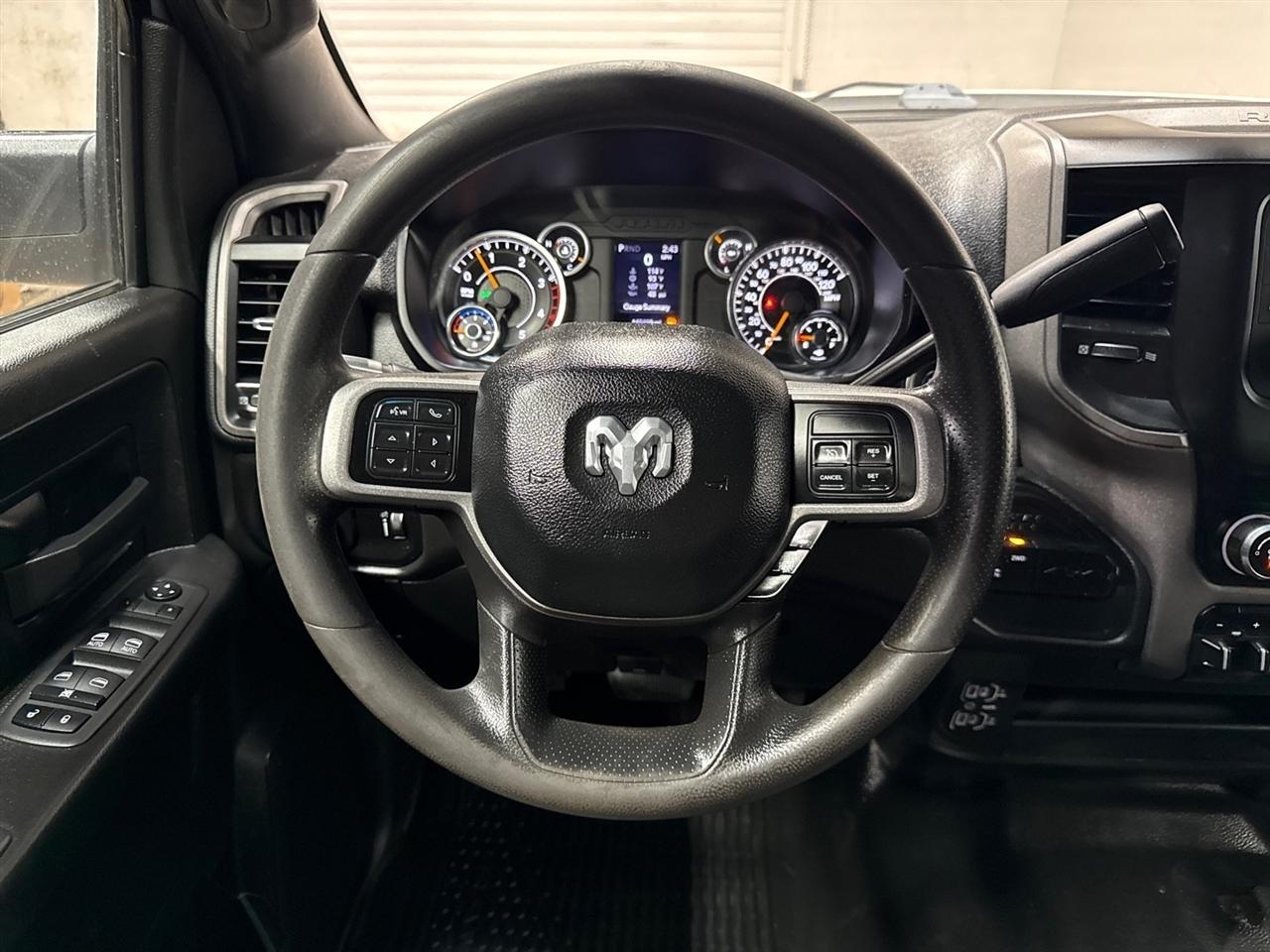 RAM 3500 Tradesman Crew Cab 4WD 2022