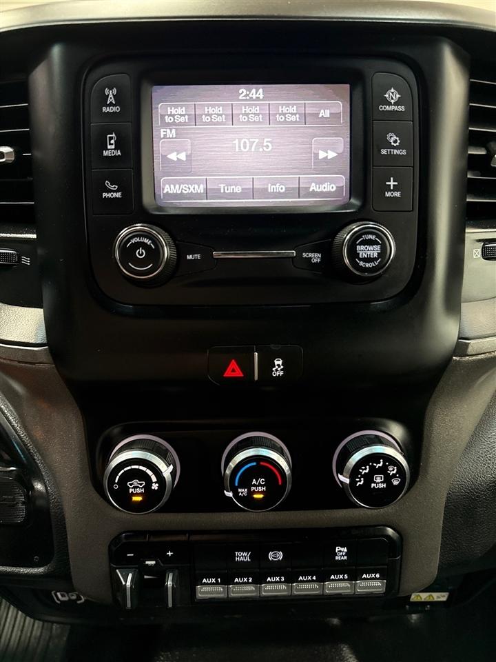 RAM 3500 Tradesman Crew Cab 4WD 2022