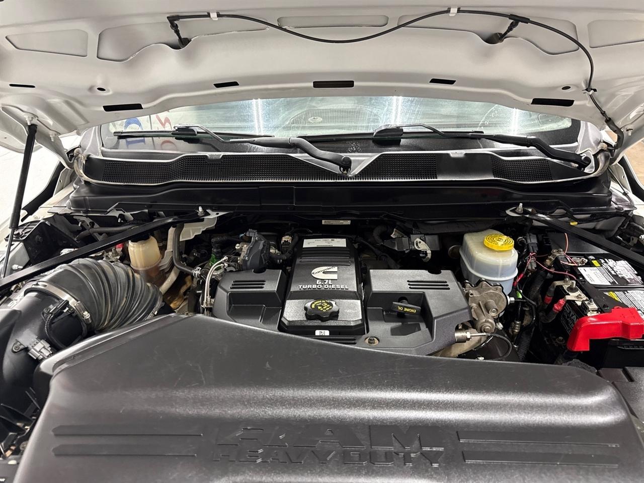 RAM 3500 Tradesman Crew Cab 4WD 2022