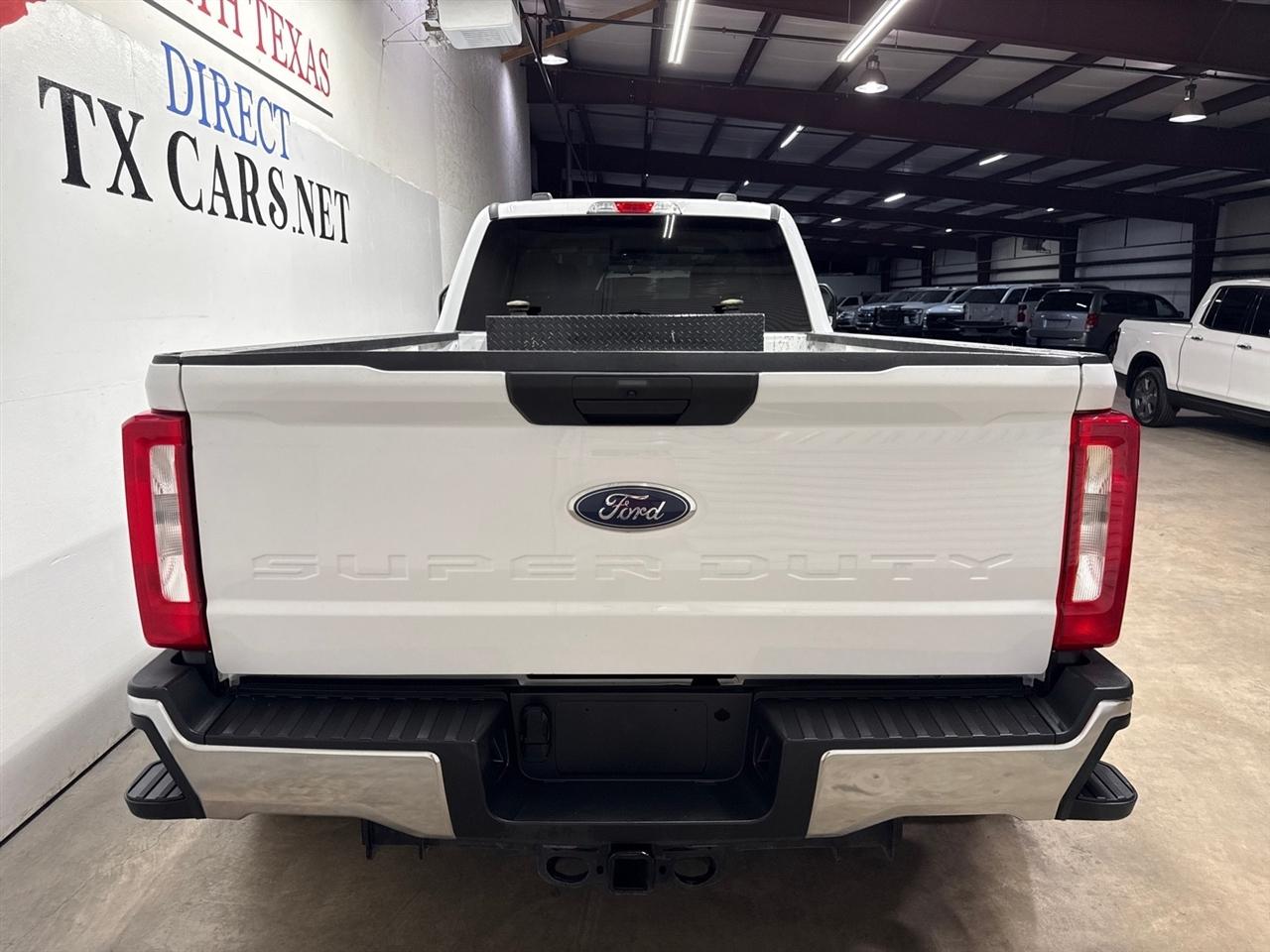 Ford F-350 SD XL Crew Cab Long Bed DRW 4WD 2024