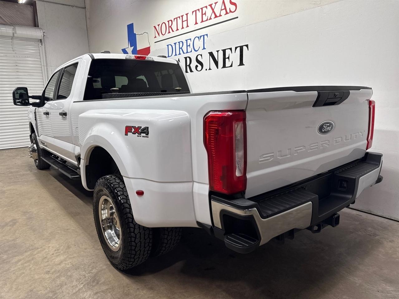 Ford F-350 SD XL Crew Cab Long Bed DRW 4WD 2024