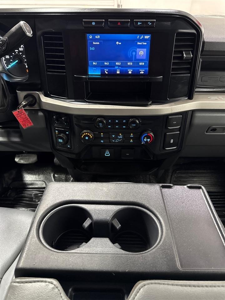 Ford F-350 SD XL Crew Cab Long Bed DRW 4WD 2024