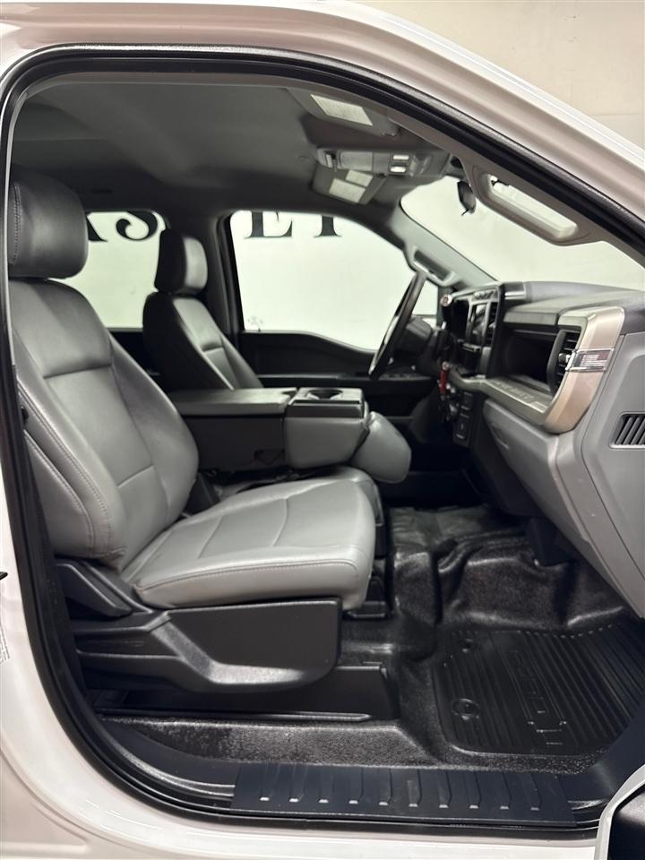 Ford F-350 SD XL Crew Cab Long Bed DRW 4WD 2024