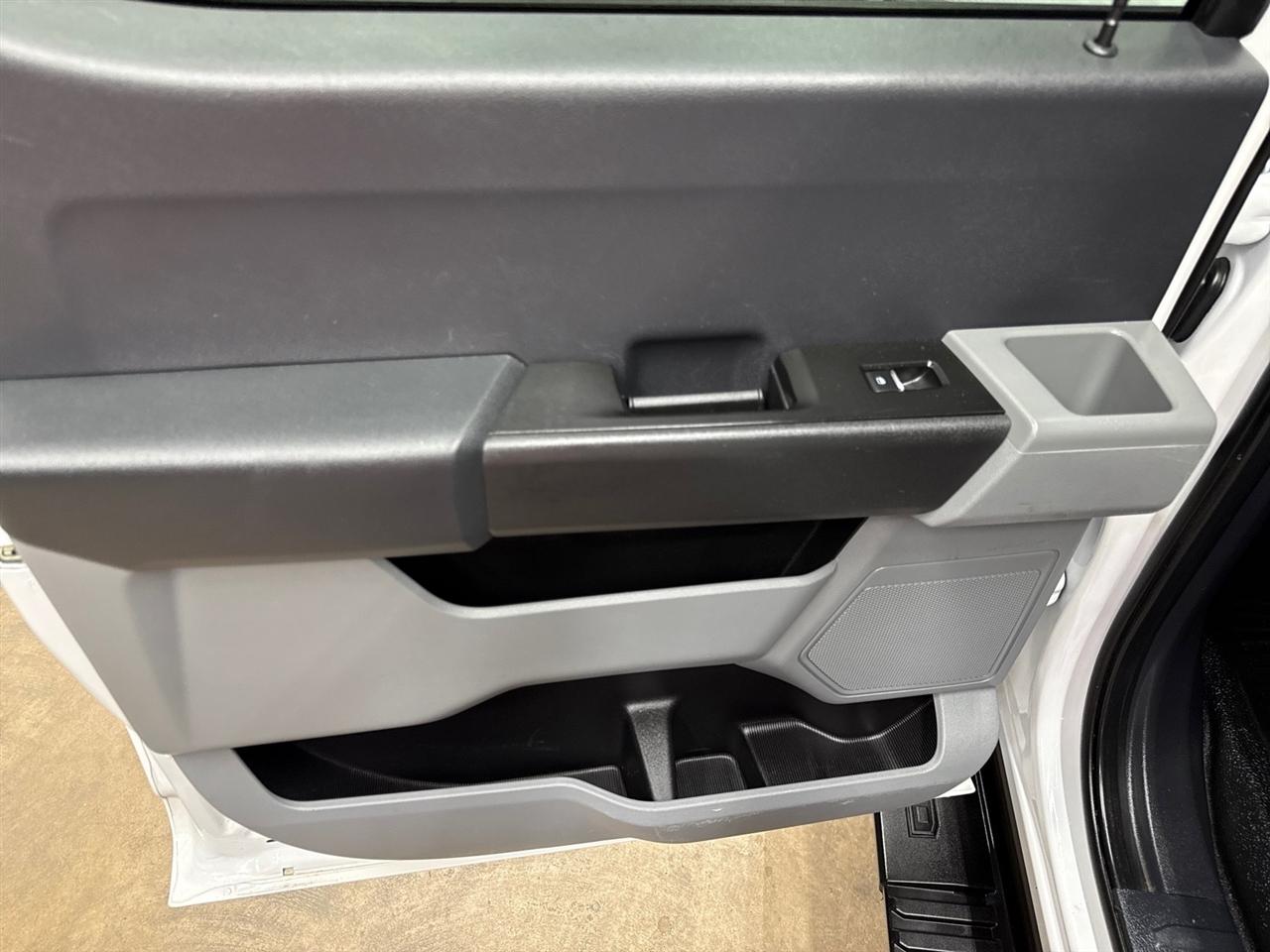 Ford F-350 SD XL Crew Cab Long Bed DRW 4WD 2024